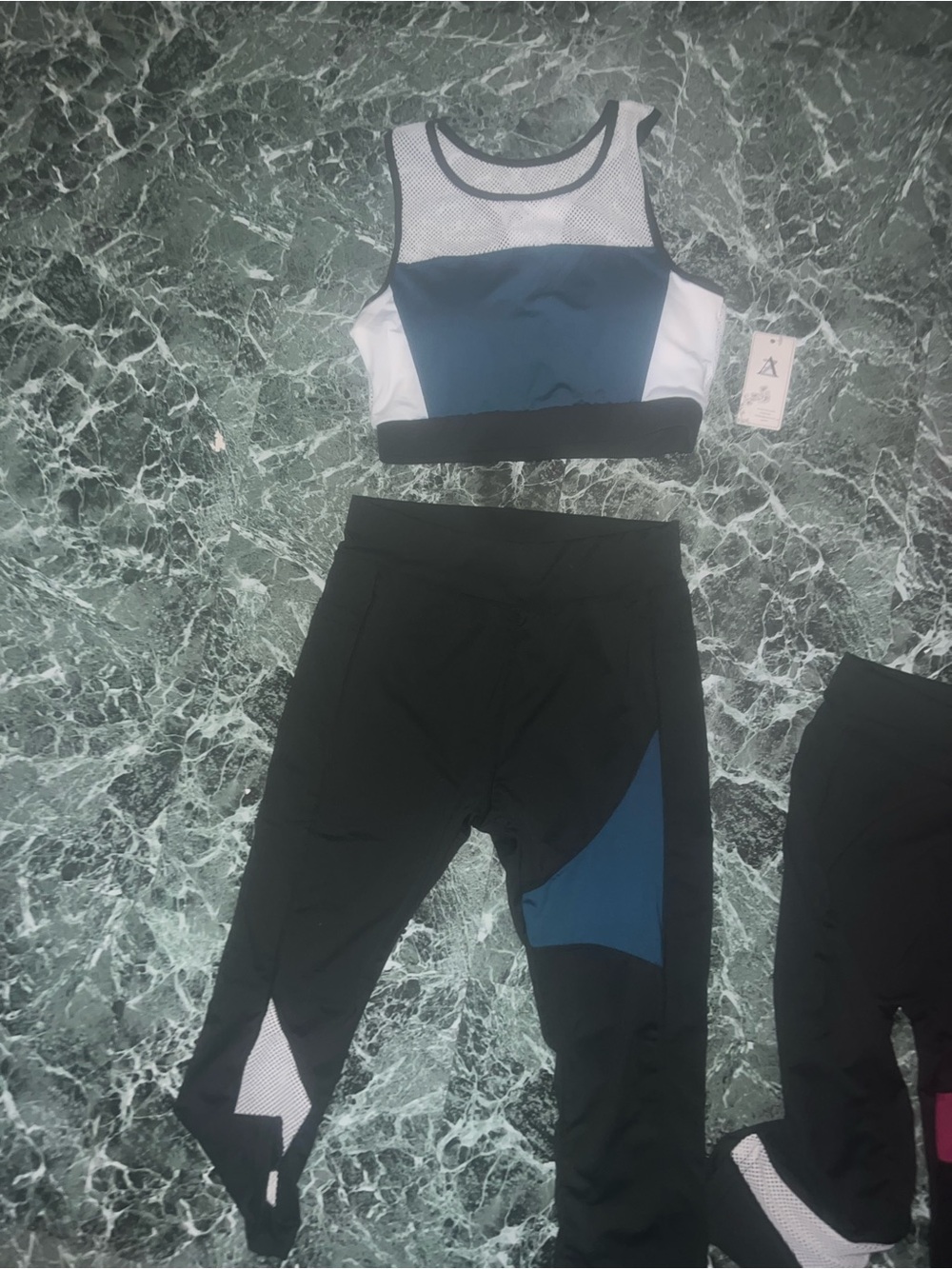 Women's Black & Teal Active Leggings and Crop Top Set